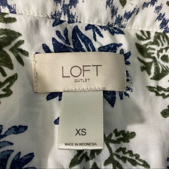 Loft Size XS Dress Sheath Button Front White Blue Floral Print Half Sleeve - Picture 5 of 9
